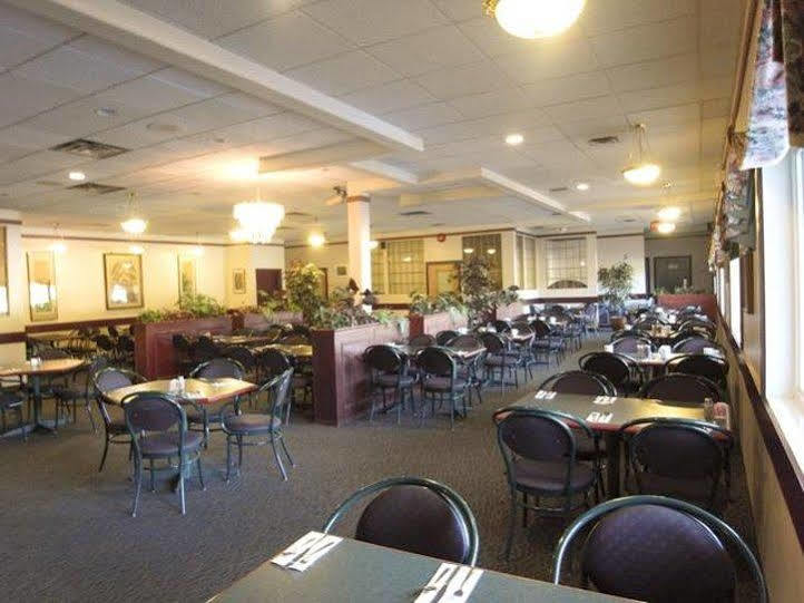Crestwood Hotel Hinton Extérieur photo