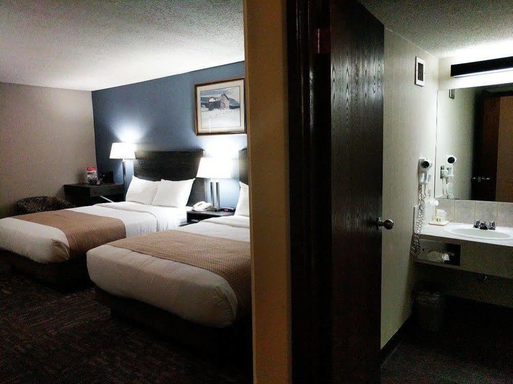 Crestwood Hotel Hinton Extérieur photo