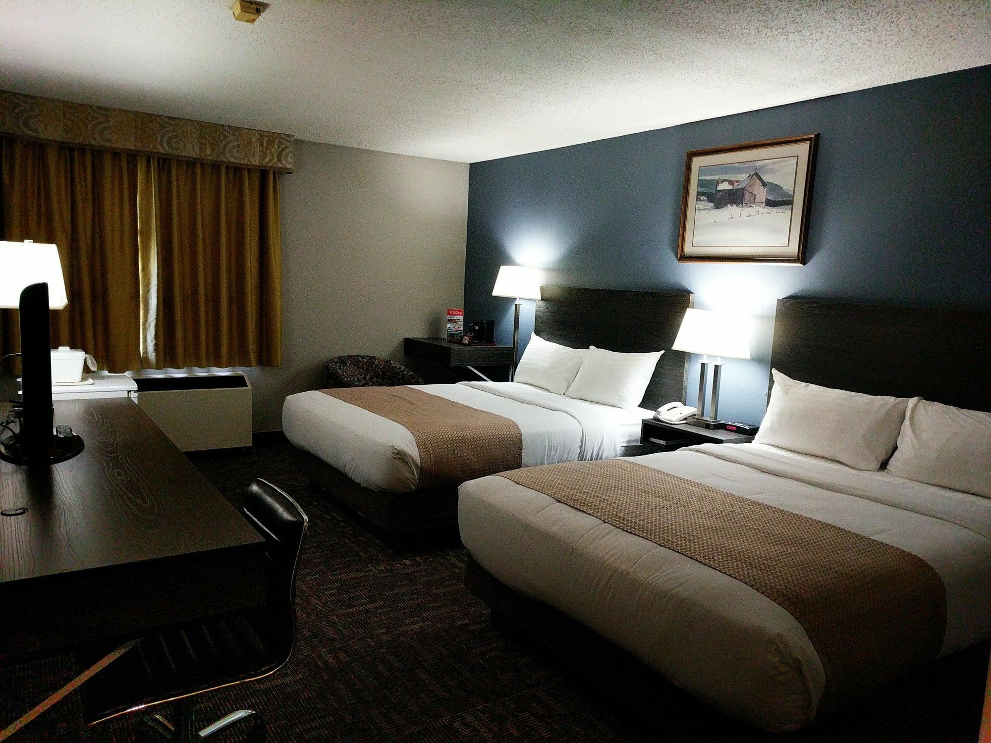 Crestwood Hotel Hinton Extérieur photo