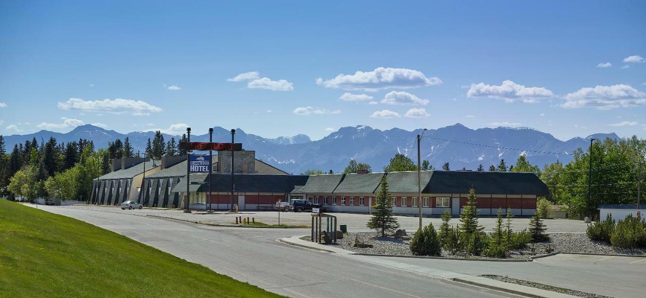 Crestwood Hotel Hinton Extérieur photo